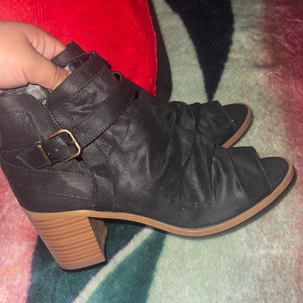 fregué block heel boot size 8.5